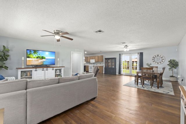 210 Deerwood Lane, Fort Pierce, FL 34947