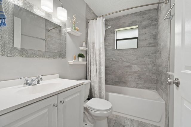 210 Deerwood Lane, Fort Pierce, FL 34947