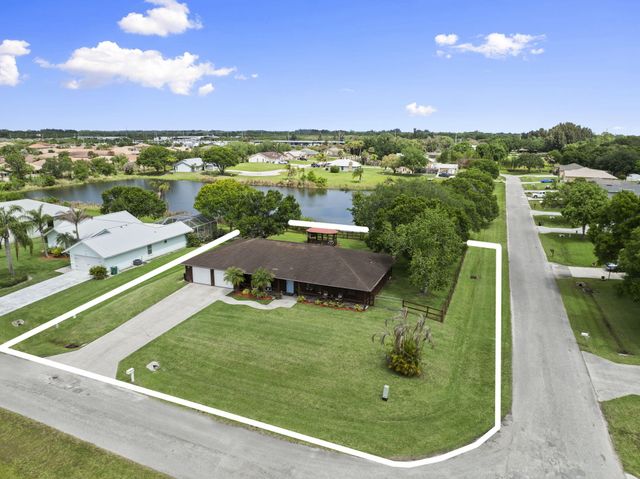 210 Deerwood Lane, Fort Pierce, FL 34947