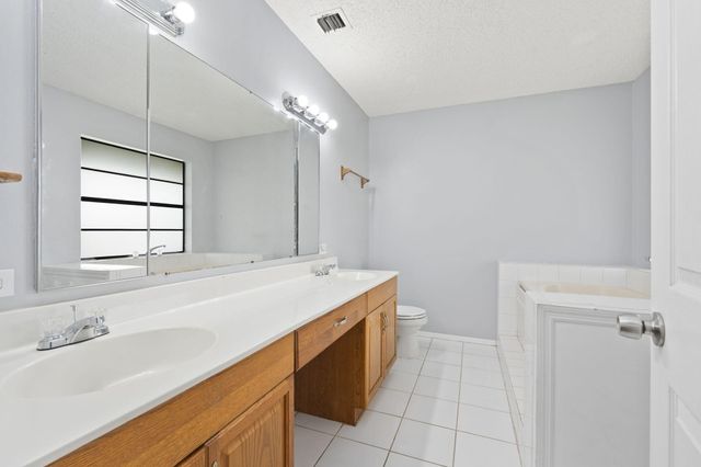 210 Deerwood Lane, Fort Pierce, FL 34947