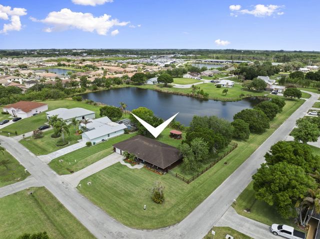 210 Deerwood Lane, Fort Pierce, FL 34947