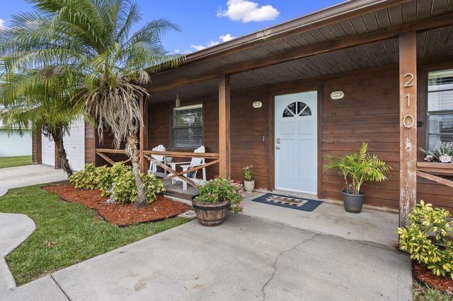 210 Deerwood Lane, Fort Pierce, FL 34947