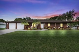 210 Deerwood Lane, Fort Pierce, FL 34947