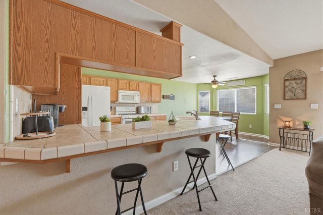 1079 W Ambassador Drive, Hanford, CA 93230