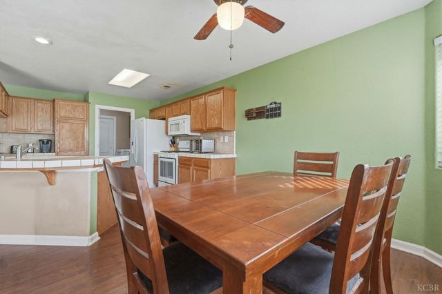 1079 W Ambassador Drive, Hanford, CA 93230