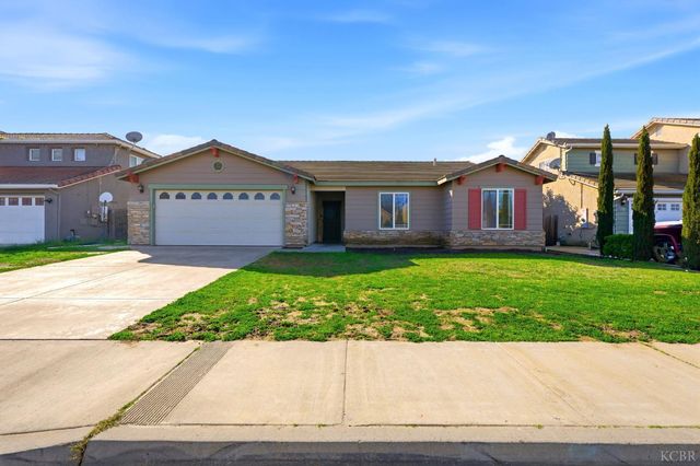 1079 W Ambassador Drive, Hanford, CA 93230