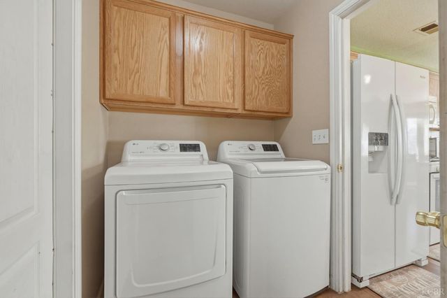 1079 W Ambassador Drive, Hanford, CA 93230