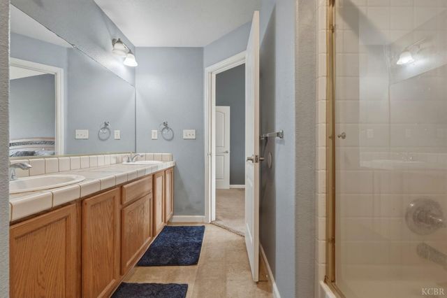 1079 W Ambassador Drive, Hanford, CA 93230