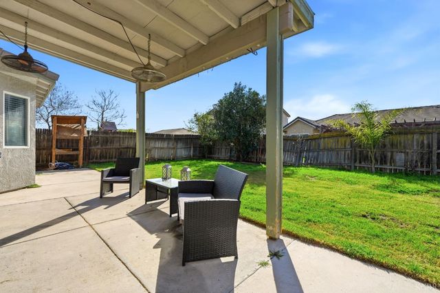 1079 W Ambassador Drive, Hanford, CA 93230