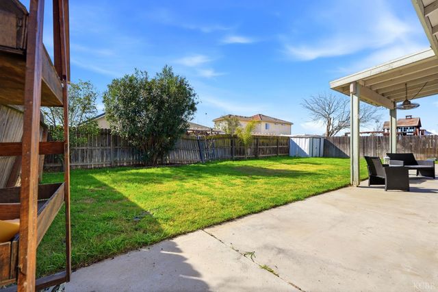 1079 W Ambassador Drive, Hanford, CA 93230