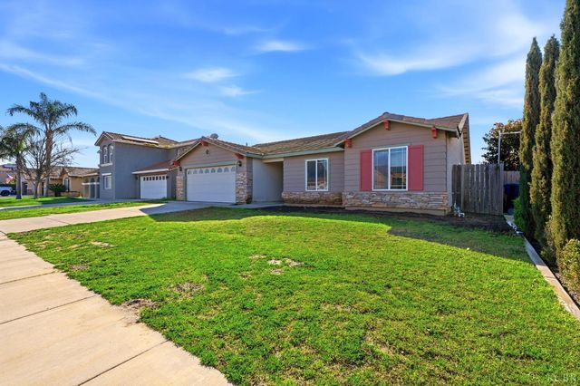 1079 W Ambassador Drive, Hanford, CA 93230