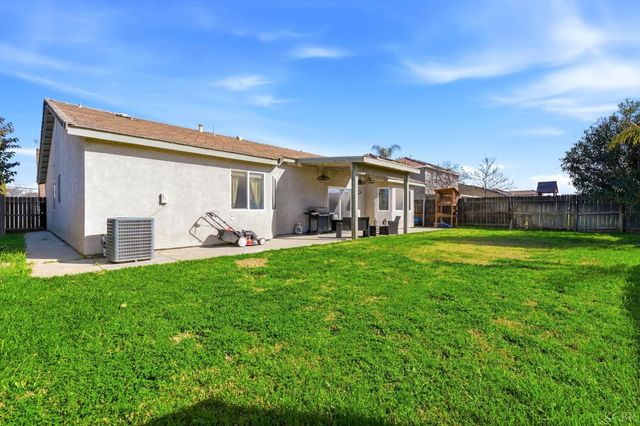 1079 W Ambassador Drive, Hanford, CA 93230