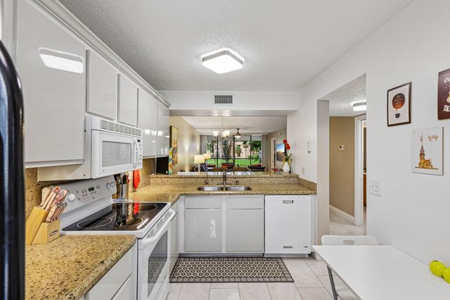 5718 Coral Lake Drive 206, Margate, FL 33063