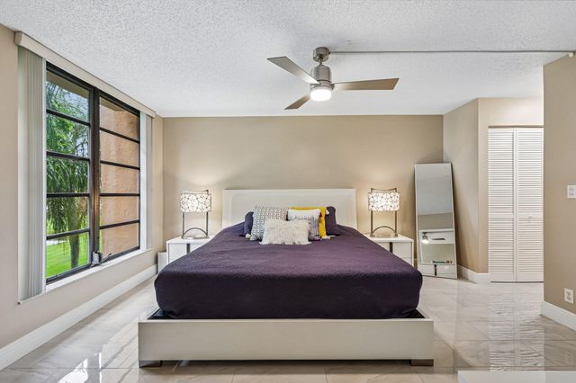 5718 Coral Lake Drive 206, Margate, FL 33063