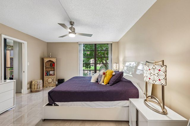 5718 Coral Lake Drive 206, Margate, FL 33063