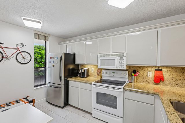 5718 Coral Lake Drive 206, Margate, FL 33063