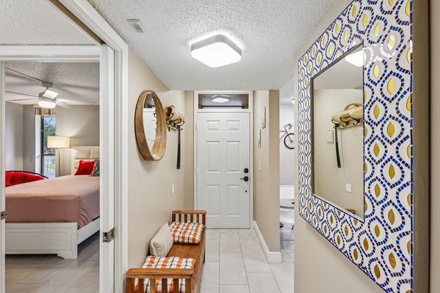 5718 Coral Lake Drive 206, Margate, FL 33063