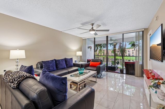 5718 Coral Lake Drive 206, Margate, FL 33063