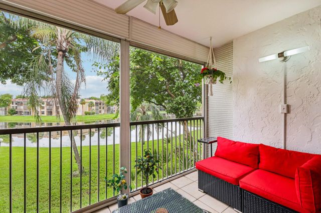 5718 Coral Lake Drive 206, Margate, FL 33063
