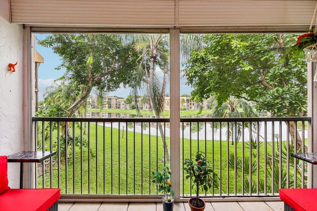 5718 Coral Lake Drive 206, Margate, FL 33063