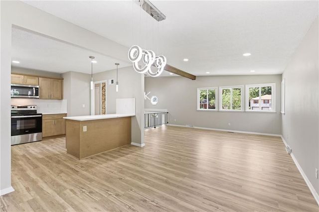 8021 Brookside Circle, Kansas City, KS 66109