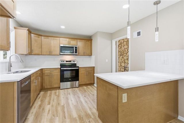 8021 Brookside Circle, Kansas City, KS 66109