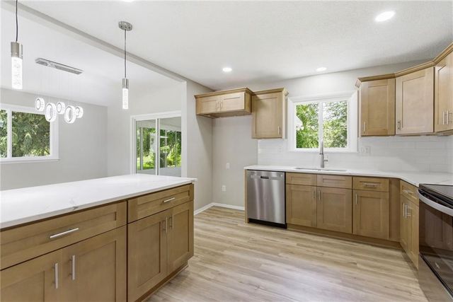 8021 Brookside Circle, Kansas City, KS 66109
