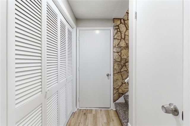 8021 Brookside Circle, Kansas City, KS 66109