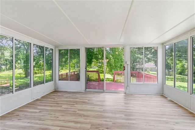8021 Brookside Circle, Kansas City, KS 66109