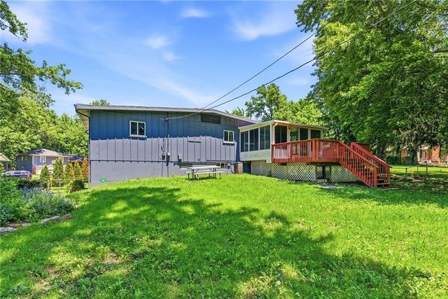 8021 Brookside Circle, Kansas City, KS 66109