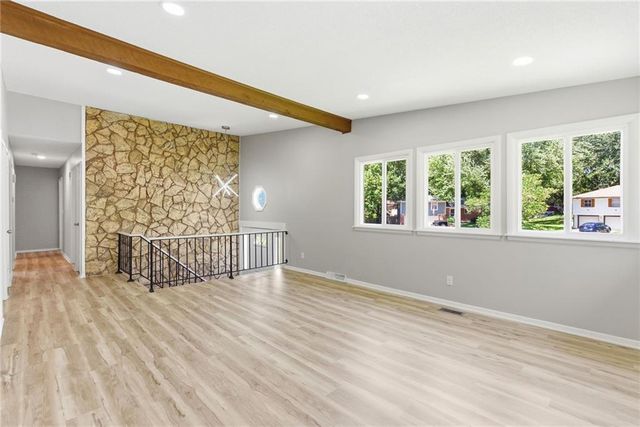 8021 Brookside Circle, Kansas City, KS 66109