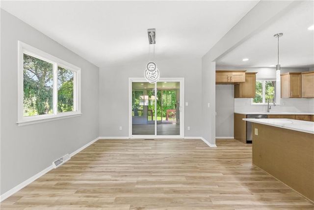 8021 Brookside Circle, Kansas City, KS 66109