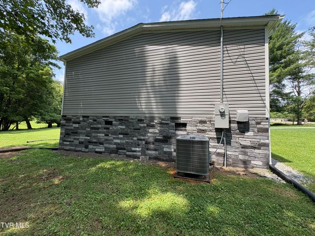 2865 Devault Bridge Road, Piney Flats, TN 37686