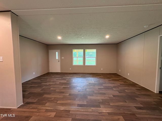2865 Devault Bridge Road, Piney Flats, TN 37686