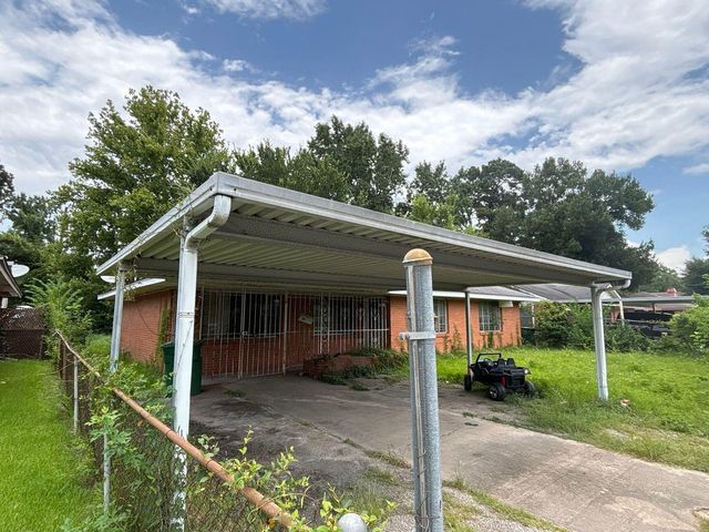5817 Langley Road, Houston, TX 77016
