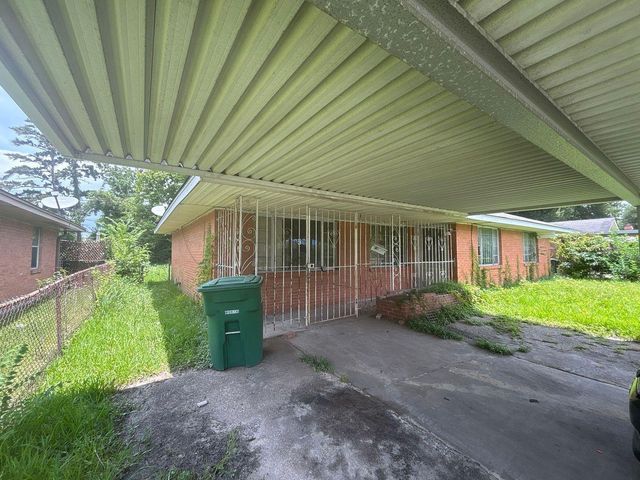 5817 Langley Road, Houston, TX 77016