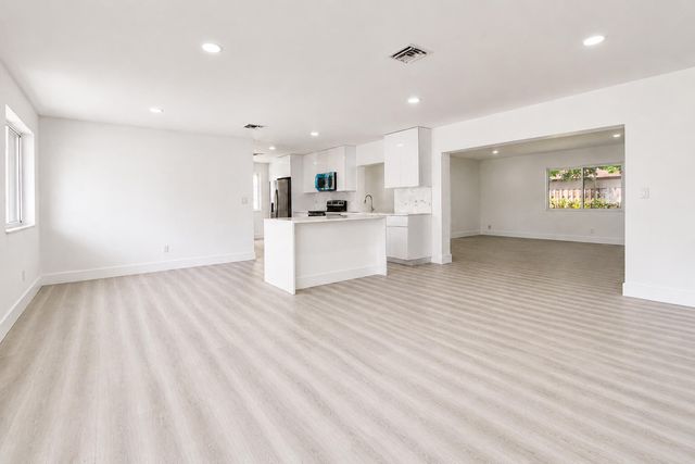 2440 NW 63rd Terrace, Sunrise, FL 33313