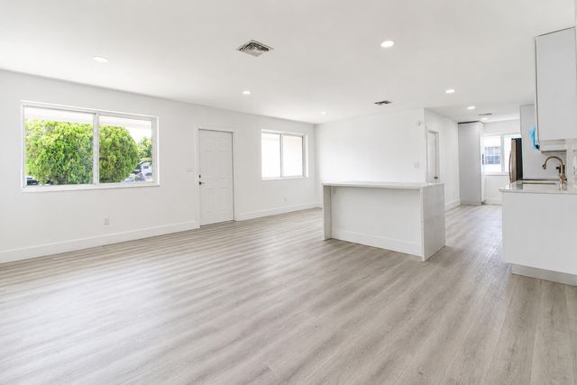 2440 NW 63rd Terrace, Sunrise, FL 33313