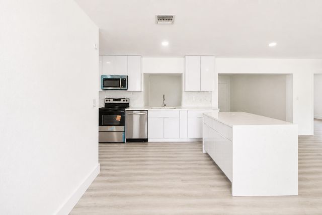 2440 NW 63rd Terrace, Sunrise, FL 33313