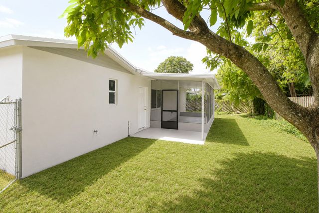 2440 NW 63rd Terrace, Sunrise, FL 33313