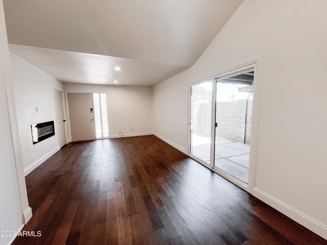 925 S ACAPULCO Lane C, Tempe, AZ 85281