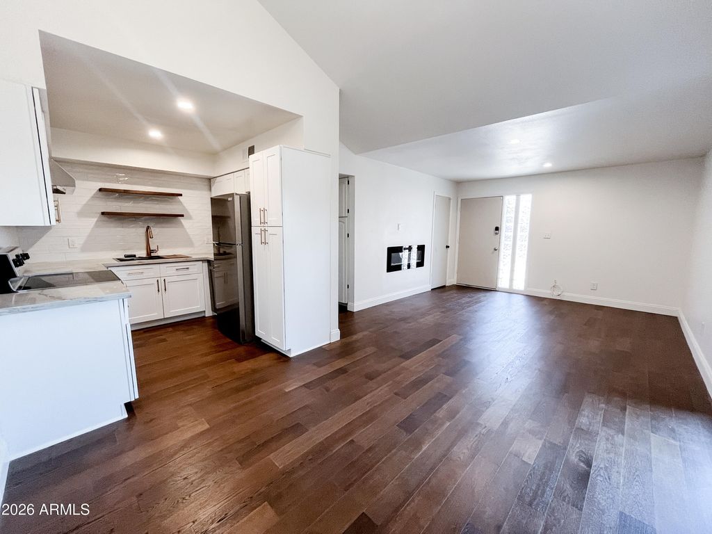 925 S ACAPULCO Lane C, Tempe, AZ 85281 — photo 4