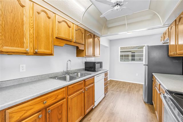 802 BUTTONWOOD DRIVE, Bradenton, FL 34208