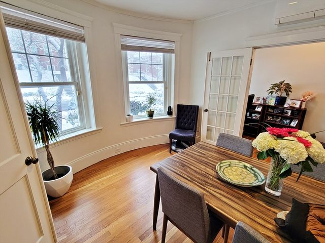 14 Colbourne Crescent 1, Brookline, MA 02445