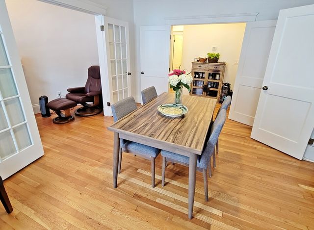 14 Colbourne Crescent 1, Brookline, MA 02445