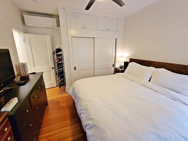 14 Colbourne Crescent 1, Brookline, MA 02445