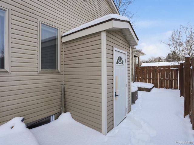 58106 Delmar, Washington Township, MI 48094