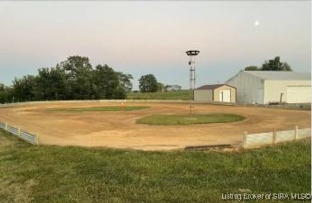 4510 Vineyard Road, Madison, IN 47250