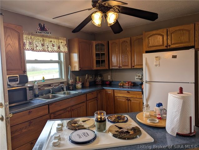 4510 Vineyard Road, Madison, IN 47250