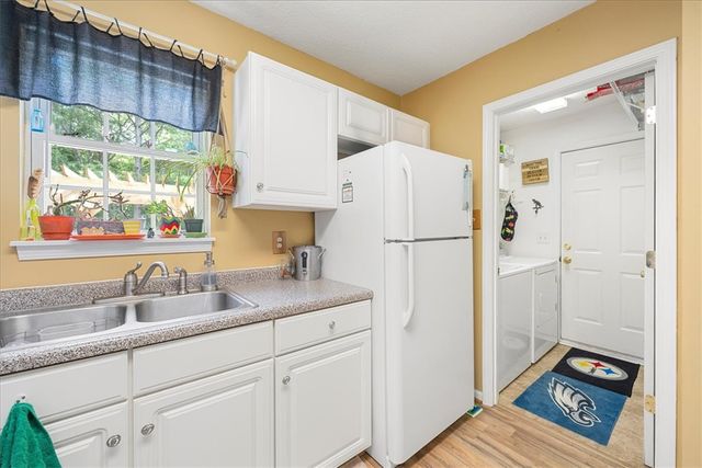 405 Whispering Lane, Seneca, SC 29672